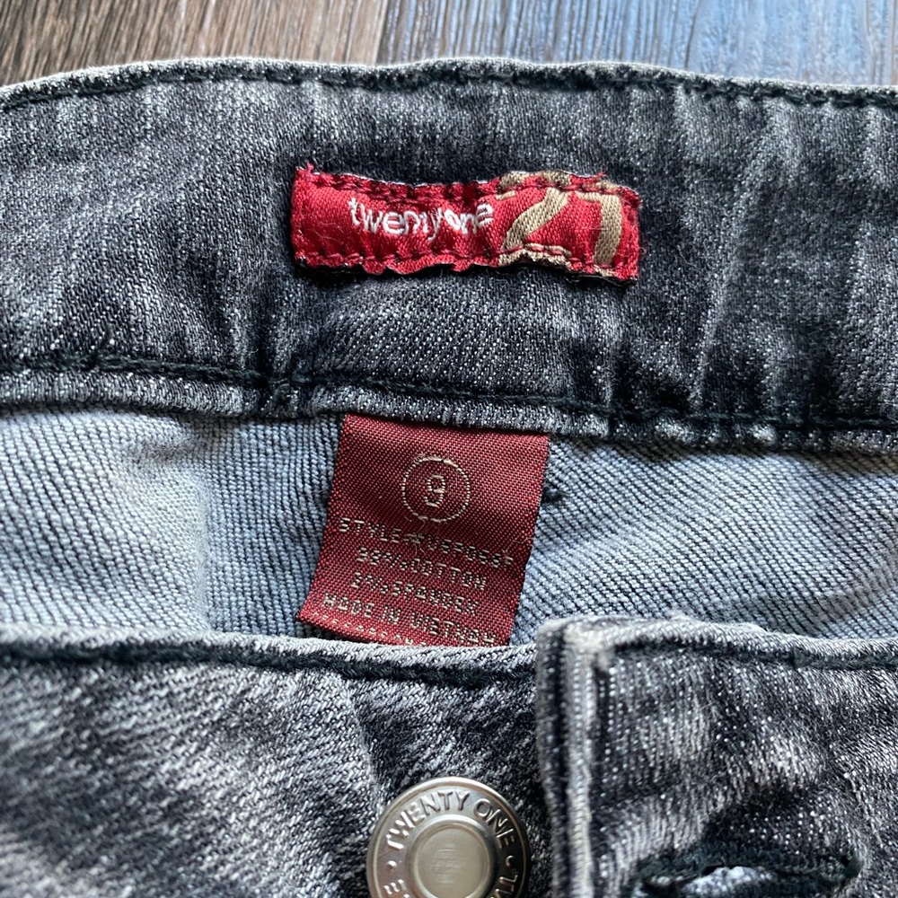Gray Jeans - Picture 3 of 3